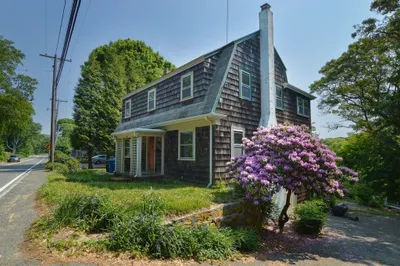 474 Woods Hole Rd 1