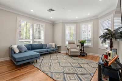 629 Hammond Street #W100