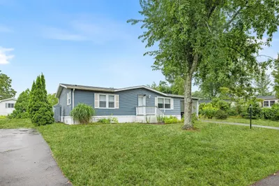 42 Kennedy Dr 1