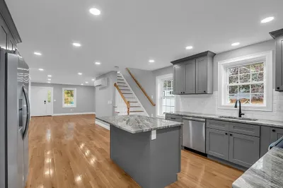 76 Smith St #1
