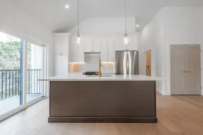 10 Rockland St #1