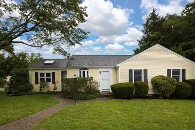 34 Pond St