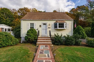 121 Ewing Dr