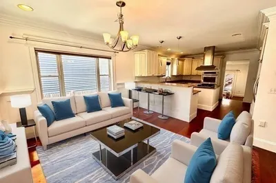 206 West 9th St #1