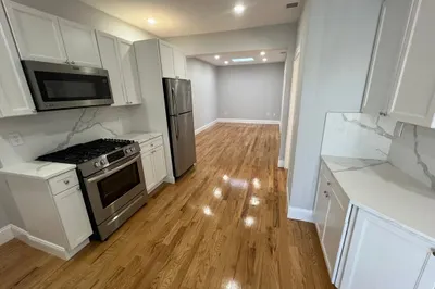 372 Oxford St #6