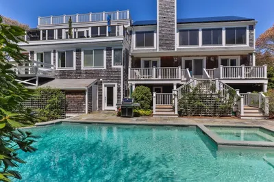 13 Pilgrim Heights Road 1