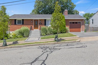 82 Jensen Rd 1