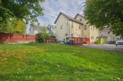 128 Franklin St 1