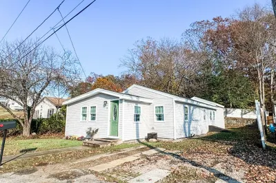 6 Freeman Ave