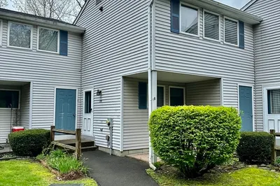 255 Briar Way #255 1
