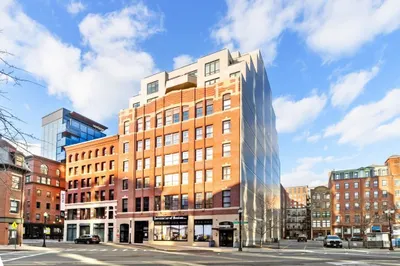 121 Portland St #902