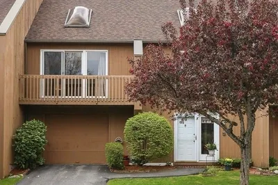 8 Woodland Park Dr #8 1