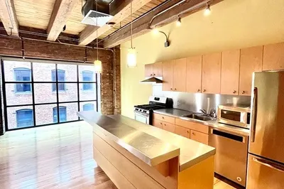 21 Wormwood St #405