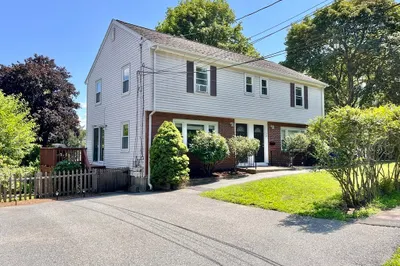 72 Williams St #72