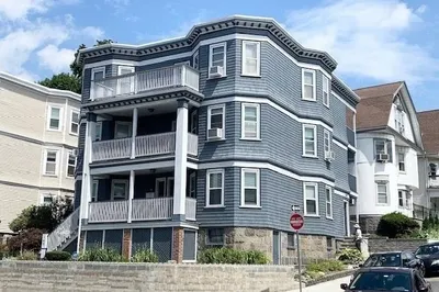 142 Washington St #1