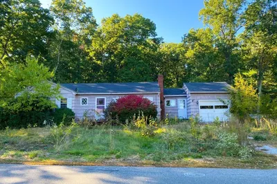 216 Greenwood Rd
