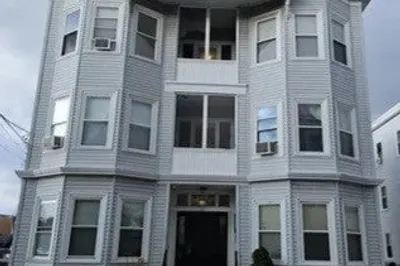 29 Hanover St #3R