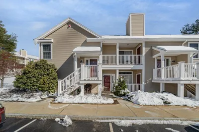 137 Tyson Commons Ln #137 1