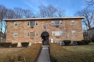 11 Auna Dr #10
