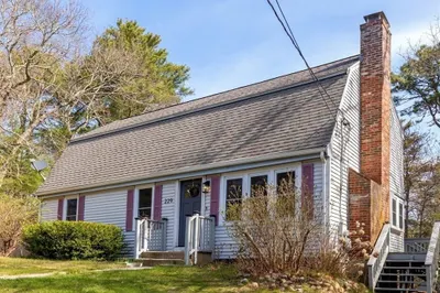 229 Hedges Pond Rd 1