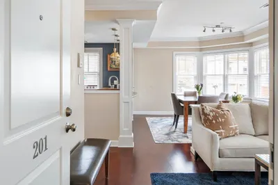 111 Green St #201