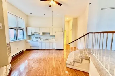 26 Beacon St #2