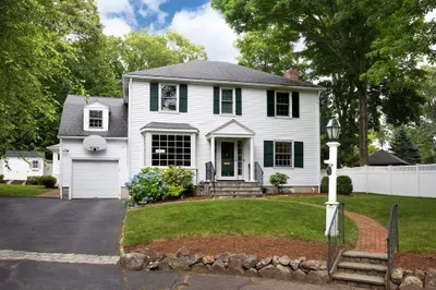 7 Southwick Cir