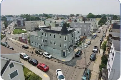 69 Burrell St 1
