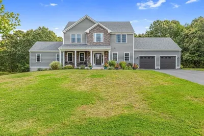 32 Ridge St