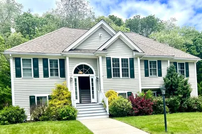 7 Fairway Dr 1