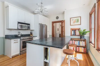 10 Lee St #2 1