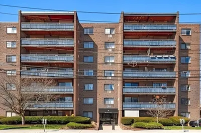 32 Whites Avenue #D41