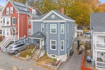 1 Proctor St #1