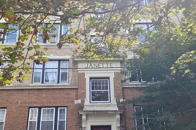 25 Roslyn St #3