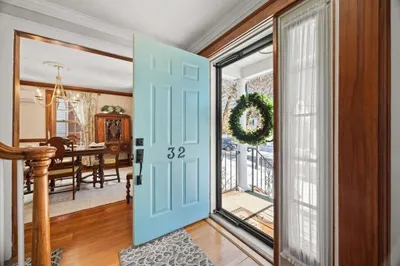 32 Russett Rd 1