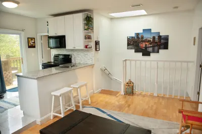166 W 6th St #3