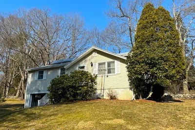 208 Haydenville Rd 1