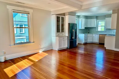 329 Lexington St #2 1