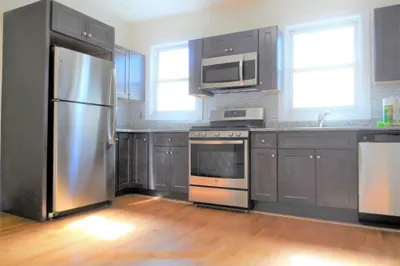 313 Cardinal Medeiros Ave #3
