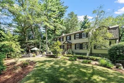 1 Seneca Cir 1