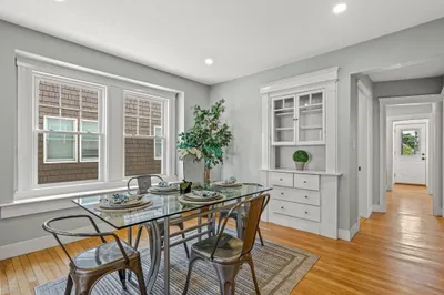 44-46 Woods Ave #44 1