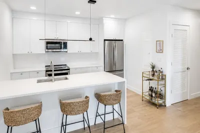 654 East Broadway #404