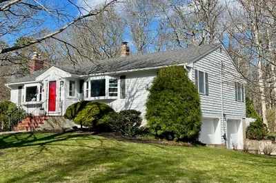 30 Lucerne Dr