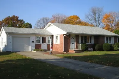 114 Montague St