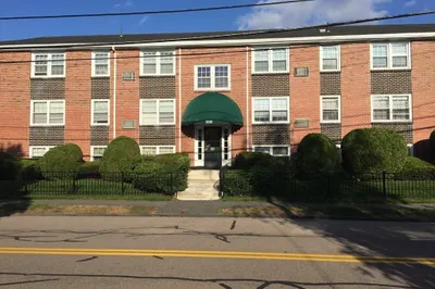 210 Hillside Ave #34