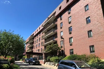 135 Pleasant St #307 1