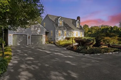 649 Middleboro Ave