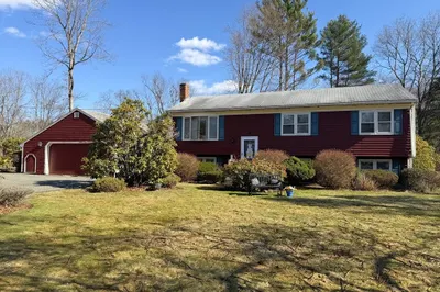 95 Amber Dr 1