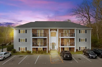 1 Chapel Hill Dr #10
