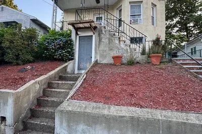 109 Arnold St